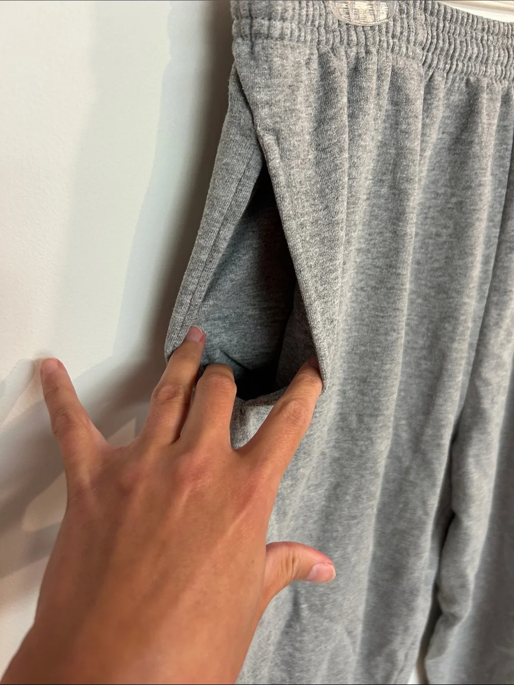 Gray Packers Graphic Sweatpants with Side Logo